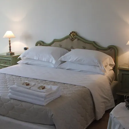 Hotel Cascina Castagneto CastellʼAlfero