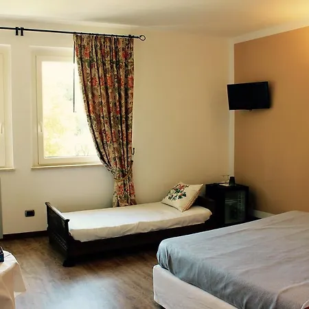 Hotel Cascina Castagneto CastellʼAlfero