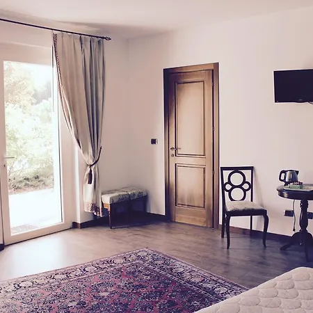 Hotel Cascina Castagneto CastellʼAlfero