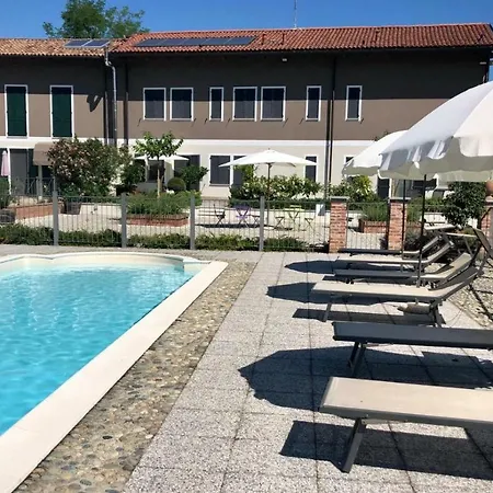 Cascina Castagneto 4*